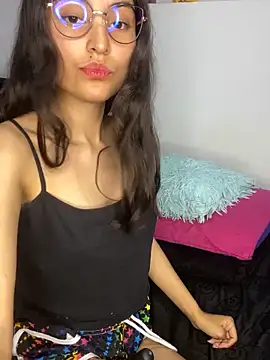 hotwife26 (F teen) - squirt