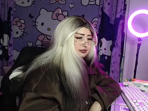lussyevans24 (F young) - sex anal