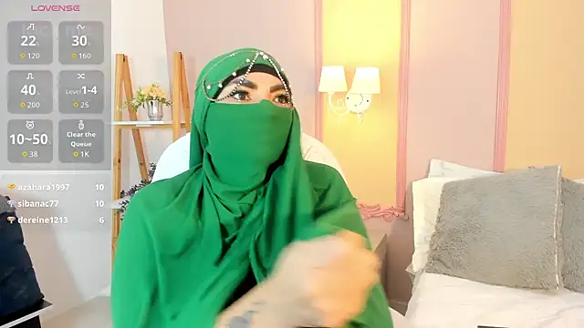_naylaa_ (F milf) - boob massage with oil