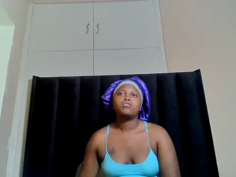sweetsavage18 (F teen) - 🍑🍑💦Come Lets Play Daddy🍑💦😈