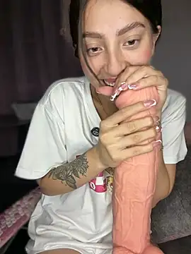 _qarah (F teen) - anal gape-fingers in pussy