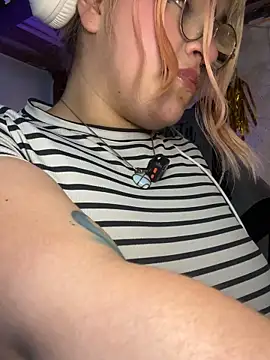 Sophia_Weest99 live sex cam