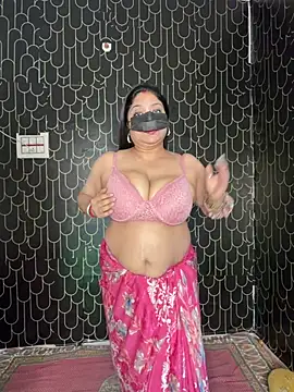  James_Jennifer_G chat room