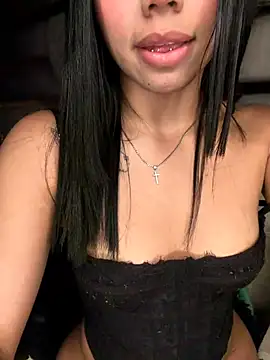 Laura-Khalifa