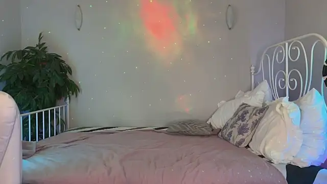 _vikky_moon_ - _Vikky_Moon_'s free webcam - UK Sex Cams