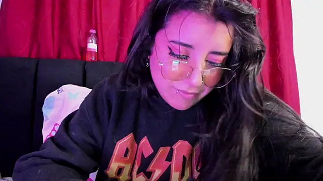 nanakyy - Nanakyy's free webcam - UK Sex Cams