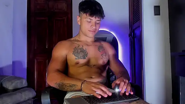 Dominic_Biker__ live sex cam