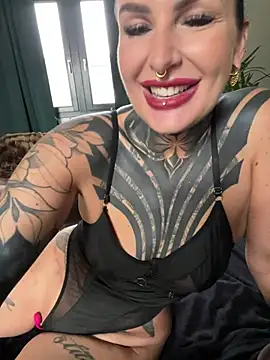 kathaleanoir - KathaleaNoir's free webcam - UK Sex Cams