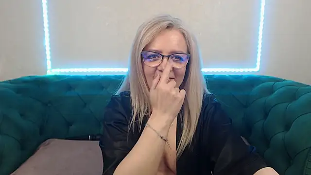 ivanacharm (F mature) - ✨Pussy play tease!