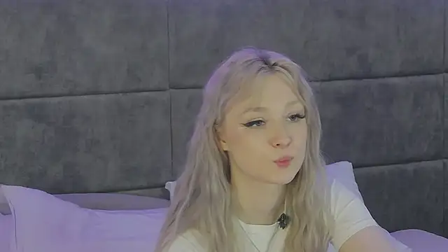 shy_barbie (F teen) - lick  fingers
