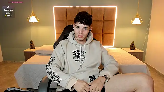 alejootwink - AlejooTwink's free webcam - UK Sex Cams