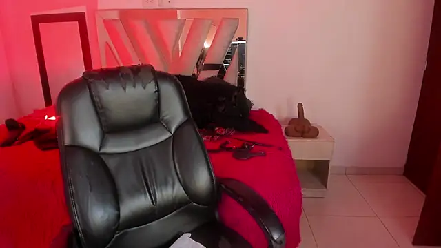 ebonynaughty - Ebonynaughty's free webcam - UK Sex Cams