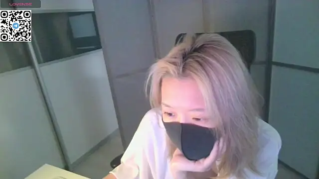 rice_bun webcam stripchat model stream image