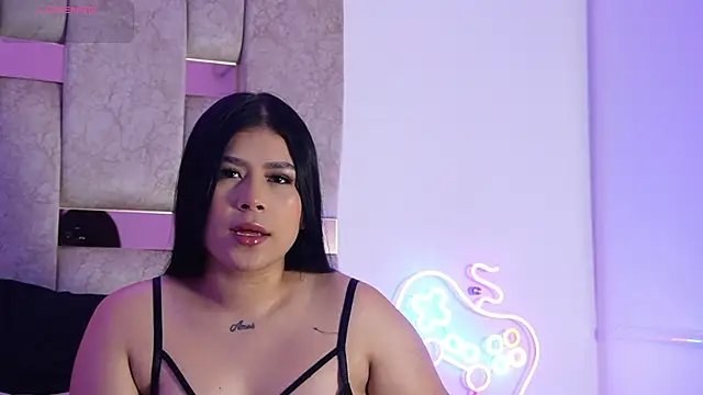 Julieta_vega_3X webcam stripchat model stream image