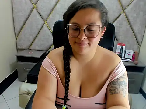 Sarah_Boobs_ - Stripchat Cam Model