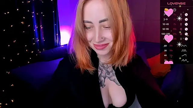 deboramoore (Ask my age) - Massage boobies under bra