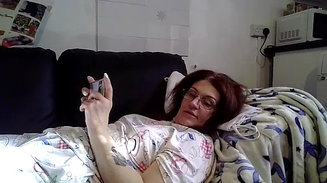 rubyyrosee (F mature) - Bend over