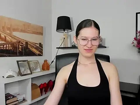 selenaprive - Selenaprive's free webcam - UK Sex Cams