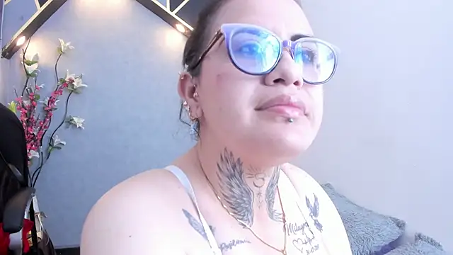 brigittemiller (F milf) - warm my pussy