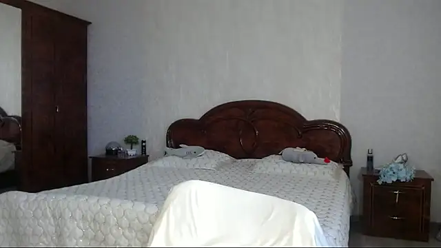 batari - Batari's free webcam - UK Sex Cams