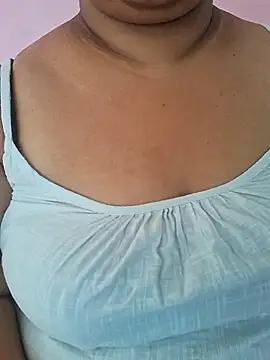 ravina_patil1 (F milf) - Kissing your lips