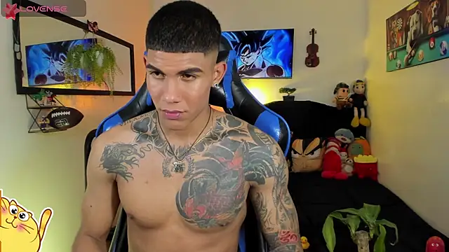 damian_latinxxx (M young) - ☎️ OMG I like what I see🍒