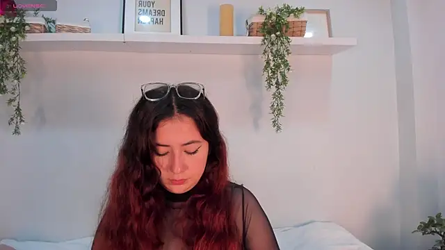 Nicolle_Evanss_ webcam stripchat model stream image