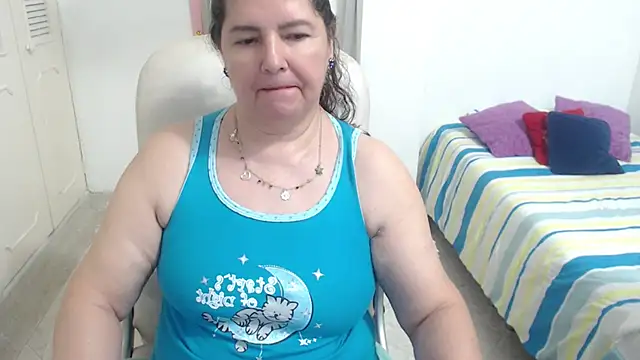 leonela_69 webcam stripchat model stream image