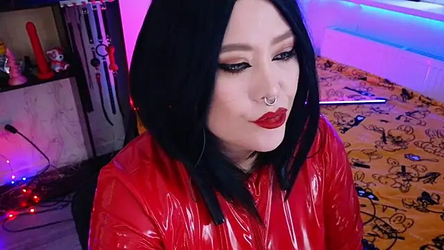 wickedxqueen (F milf) - Throatfuck till the makeup is melted