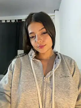 emmiiglow (F teen) - BLOWJOB+MILK+ SALIVA💦💦😏😏🔥