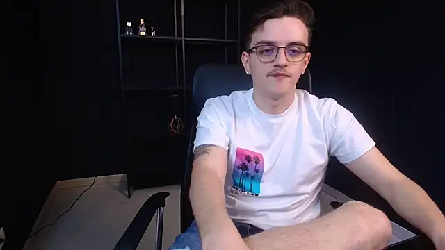 felixstarkk - FelixStarkk's free webcam - UK Sex Cams