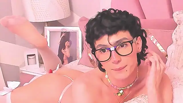kyliemonnett - KylieMonnett's free webcam - UK Sex Cams
