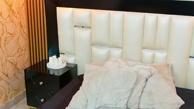 lucyleah (F young) - doggy  naked  👅