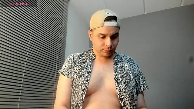 latin_boy_surprisee - Latin_boy_surprisee's free webcam - UK Sex Cams