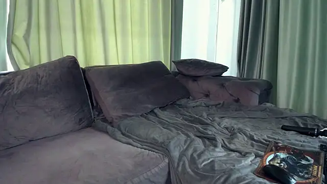 larastone69 - LaraStone69's free webcam - UK Sex Cams
