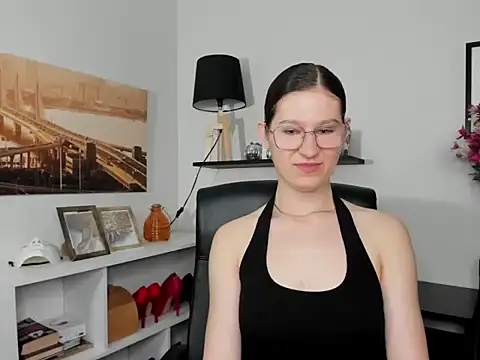 selenaprive - Selenaprive's free webcam - UK Sex Cams