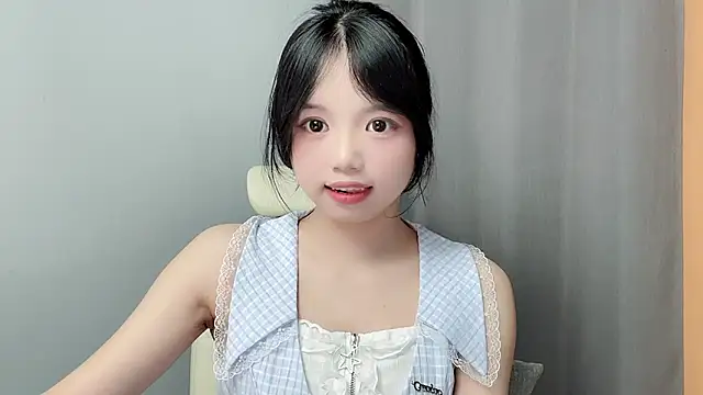Yanys521 -  petite cam model