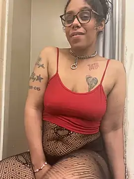 Desirae_Luciano