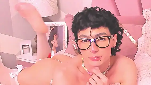 KylieMonnett live sex cam