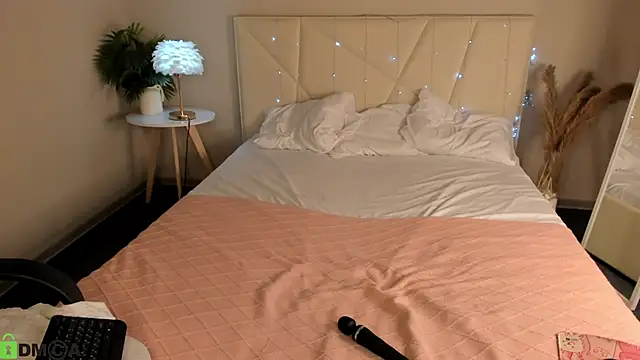 aria_mila - Aria_Mila's free webcam - UK Sex Cams