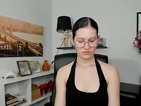 selenaprive - Selenaprive's free webcam - UK Sex Cams