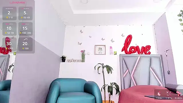 aurora_tziu (F young) - Sexy striptease