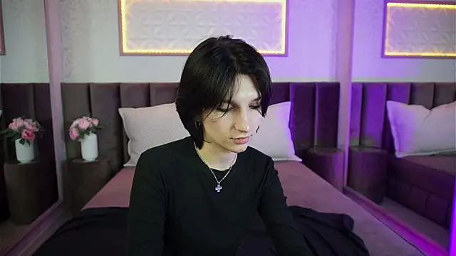 adonbev - AdonBev's free webcam - UK Sex Cams