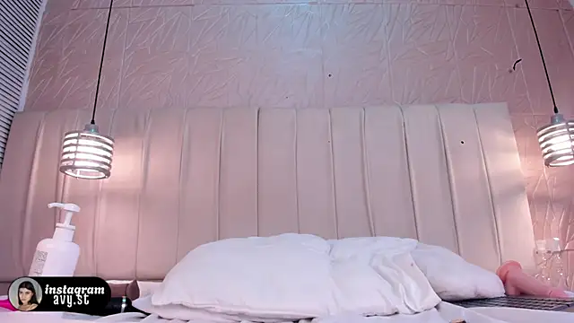 avy_st - Avy_st's free webcam - UK Sex Cams