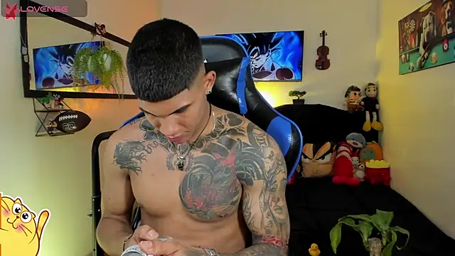 damian_latinxxx - Damian_latinxxx's free webcam - UK Sex Cams