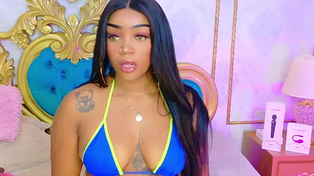 salomerestrepo (F young) - finger in pussy