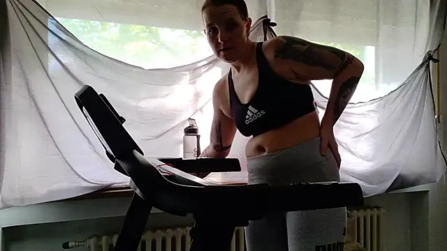 wetgerman_2 (F milf) - WOLF TONGUE DILDO IN PUSSY