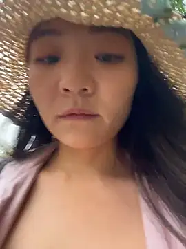 xiaochengzi505 (F milf) - 户外自慰