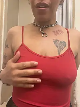 Desirae_Luciano live sex cam