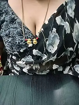 your-sameera (F milf) - Breezer drink in public